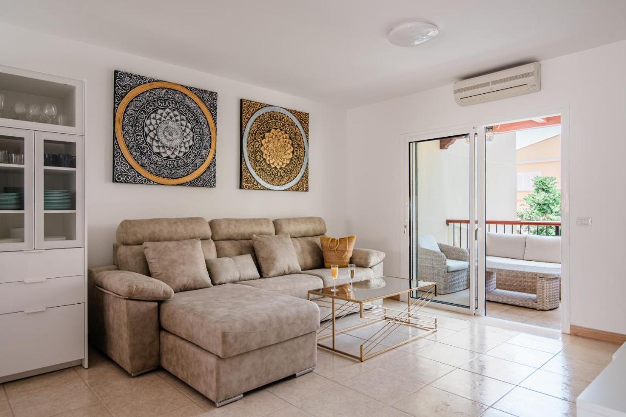 Comfortable 4-Bedroom Villa With Private Gardens Costa Adeje  Zewnętrze zdjęcie
