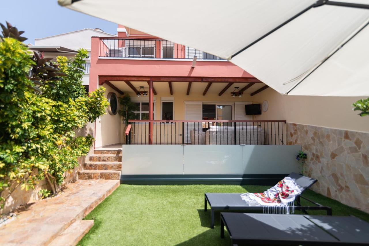 Comfortable 4-Bedroom Villa With Private Gardens Costa Adeje  Zewnętrze zdjęcie