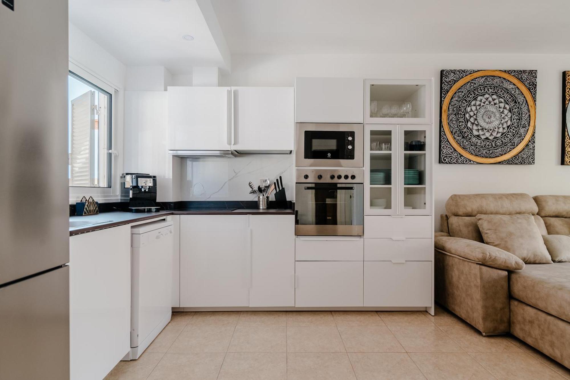 Comfortable 4-Bedroom Villa With Private Gardens Costa Adeje  Zewnętrze zdjęcie